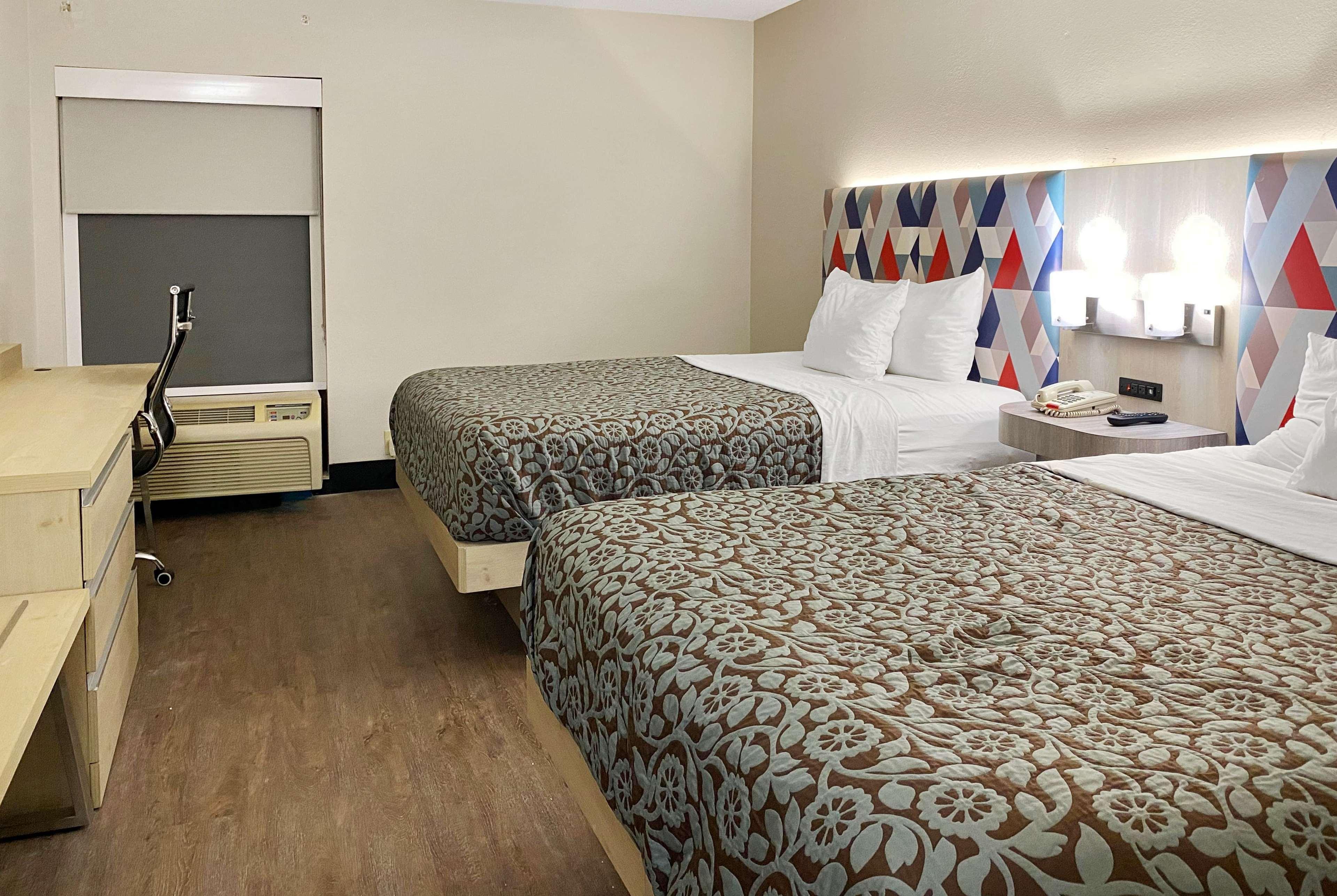 Days Inn & Suites By Wyndham Peachtree Corners Norcross Extérieur photo