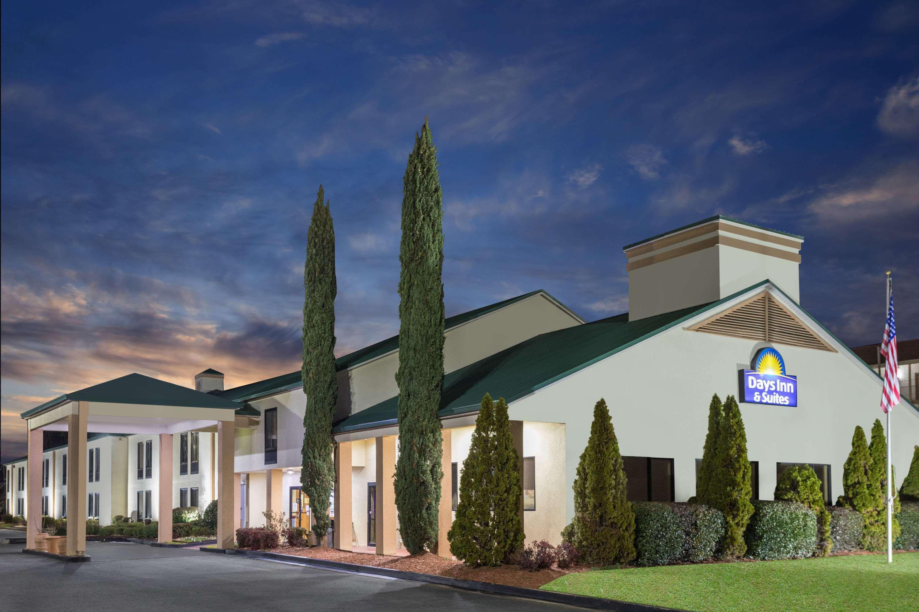 Days Inn & Suites By Wyndham Peachtree Corners Norcross Extérieur photo