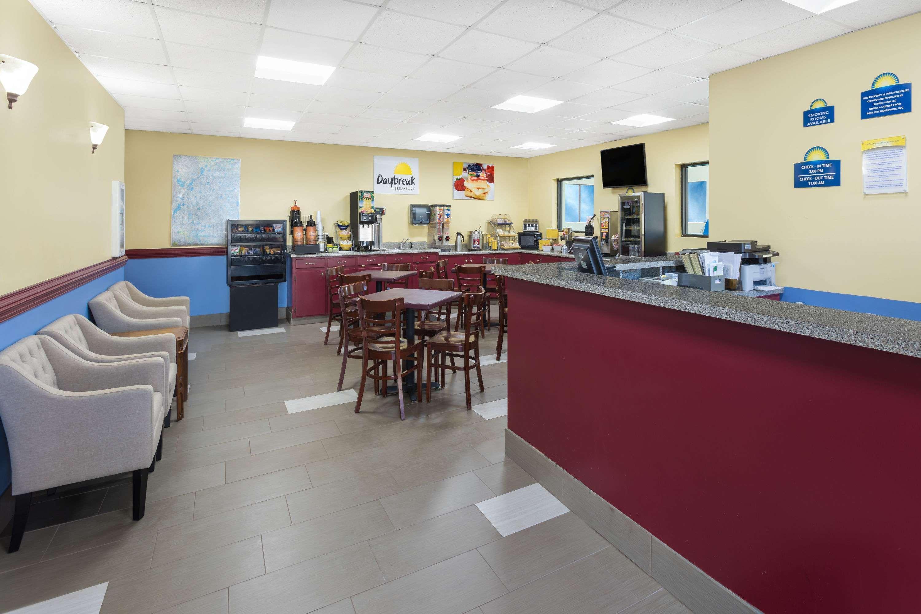 Days Inn & Suites By Wyndham Peachtree Corners Norcross Extérieur photo