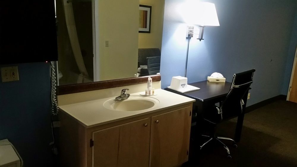 Days Inn & Suites By Wyndham Peachtree Corners Norcross Extérieur photo