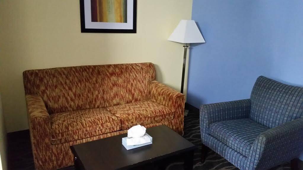 Days Inn & Suites By Wyndham Peachtree Corners Norcross Extérieur photo