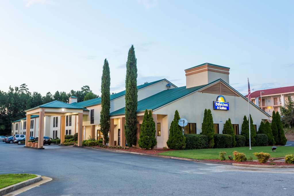 Days Inn & Suites By Wyndham Peachtree Corners Norcross Extérieur photo